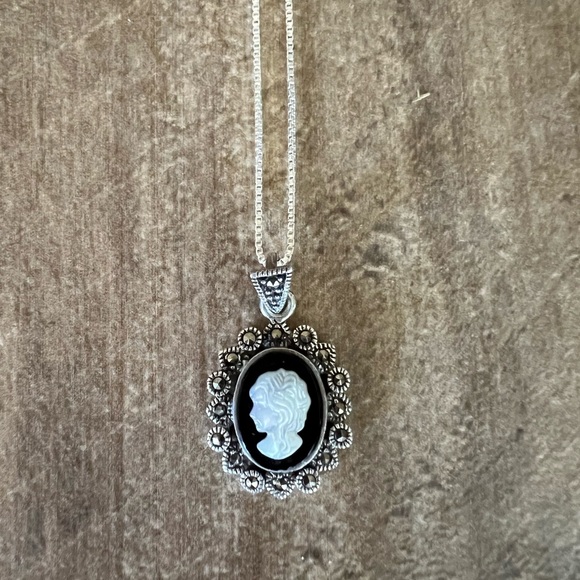 Jewelry - Cameo Necklace